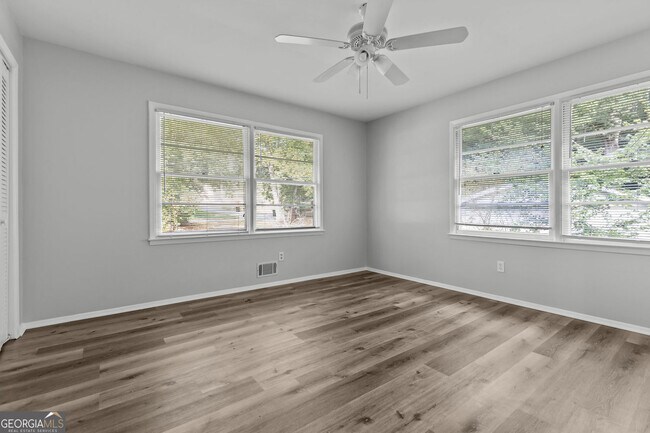 Building Photo - 1834 Dogwood Ct SW