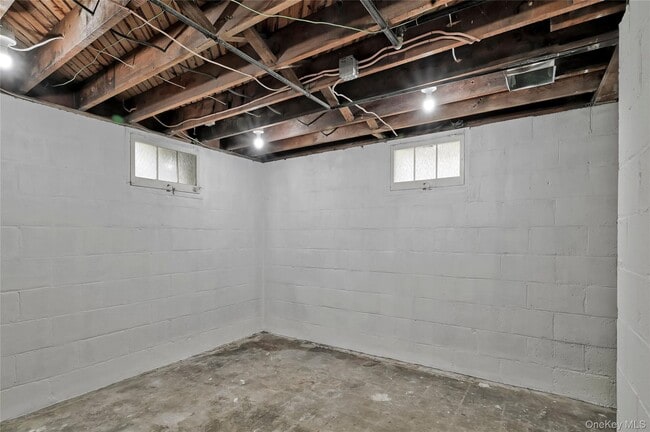Building Photo - 76 Norton Dr
