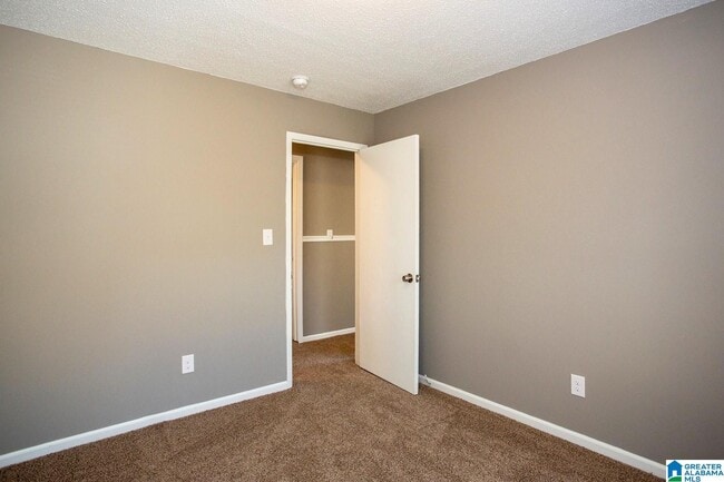 Building Photo - 118 Fox Hollies Blvd