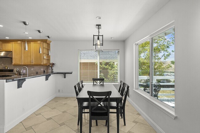 Building Photo - 14625 Flintstone Dr