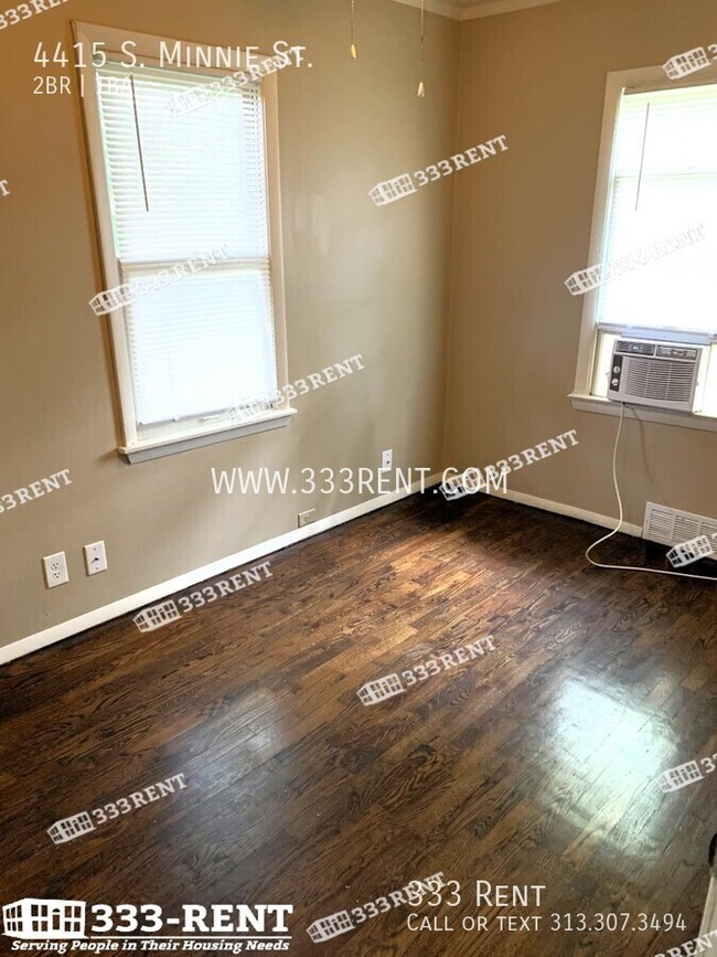 Building Photo - Cozy Two Bedroom Duplex Located in the Hea...