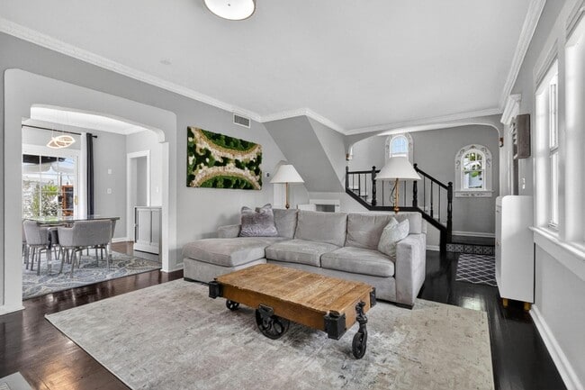 Building Photo - 412 El Prado
