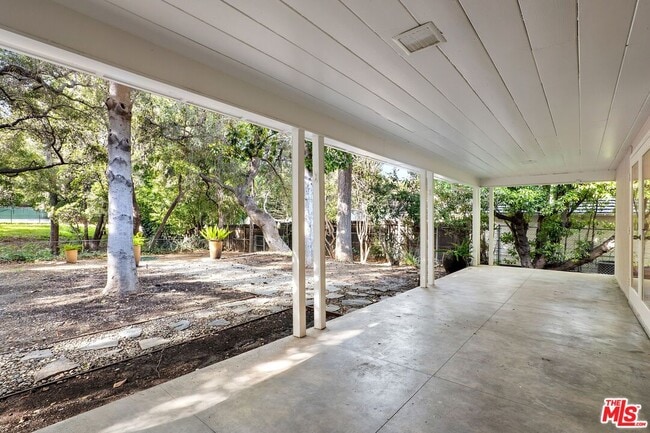 Building Photo - 15543 Del Gado Dr