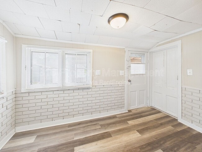 Building Photo - 1222 S 40th St
