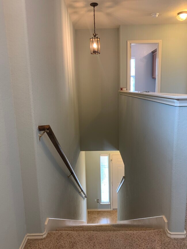 Building Photo - 1702 Sand Hills Dr