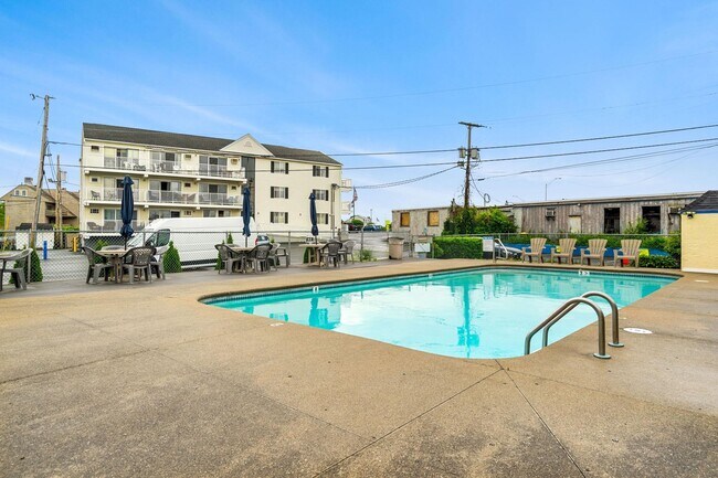 Building Photo - 933 Ocean Blvd