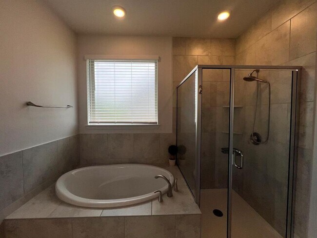 Building Photo - 2018 Matlock Cir