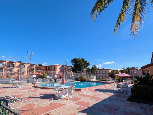 Building Photo - 7230 Fairway Dr