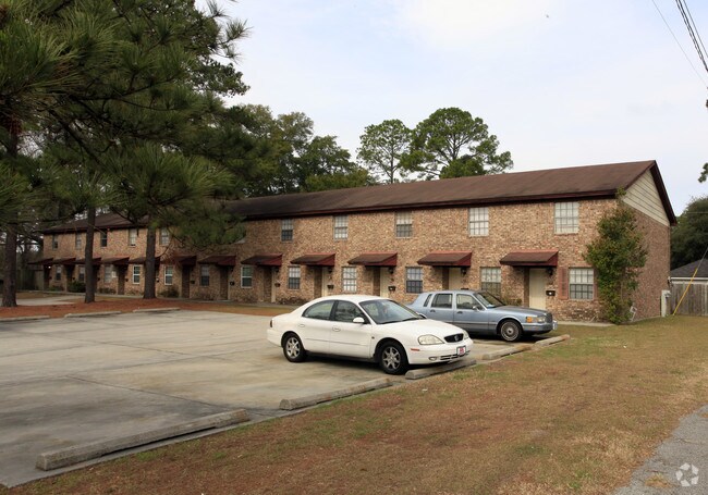 Primary Photo - 1812 N Avalon Dr