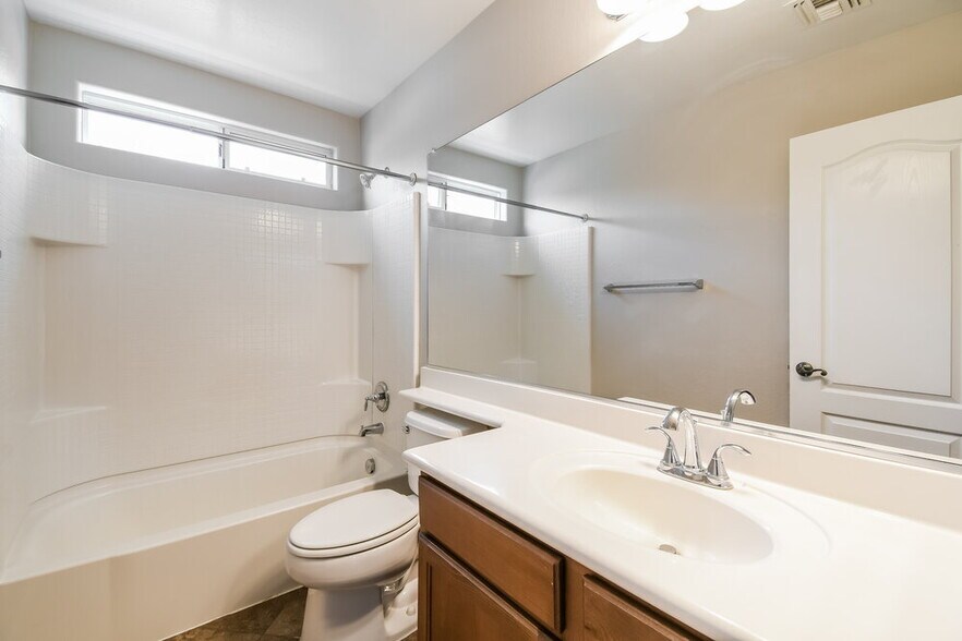 Building Photo - 4145 E Carla Vista Dr