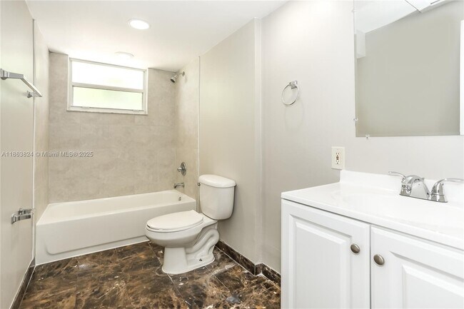 Building Photo - 317 NW 49th St