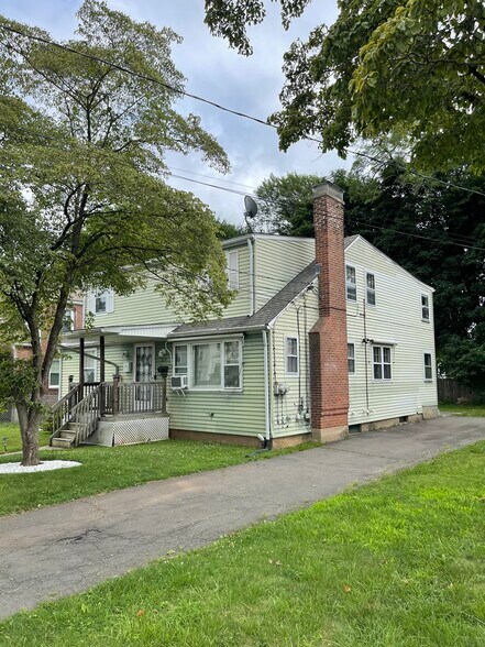 Primary Photo - 214 Columbia St