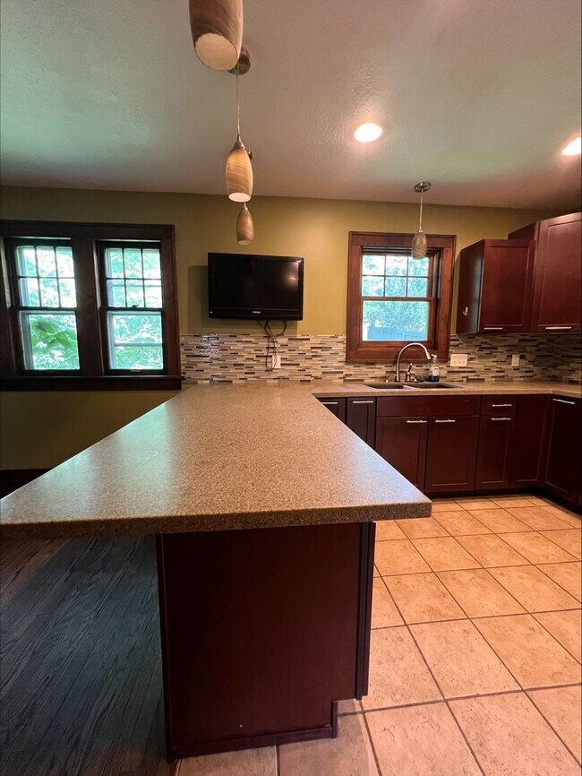Building Photo - Coming Soon!!! Spacious 5 bedroom House Wi...