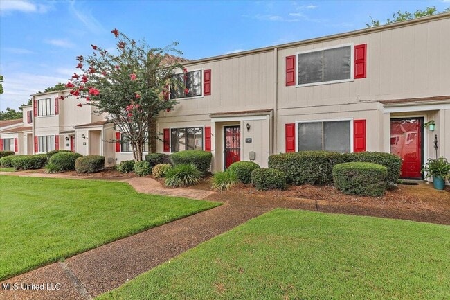 Building Photo - 167 Lakebend Cir