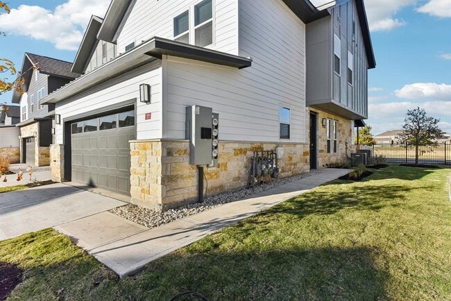 Building Photo - 17012 Marsh Wren Pass