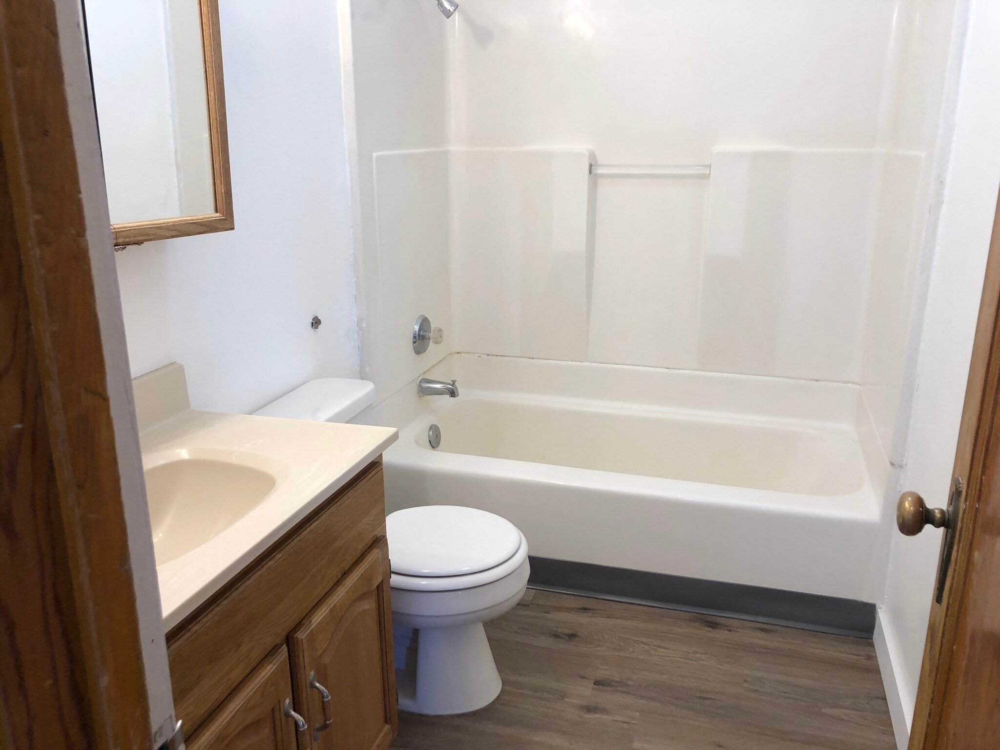 Building Photo - 1150 NE Lake St