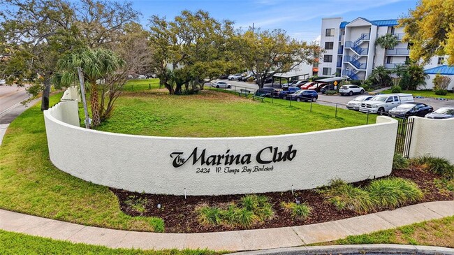Building Photo - 2424 W Tampa Bay Blvd