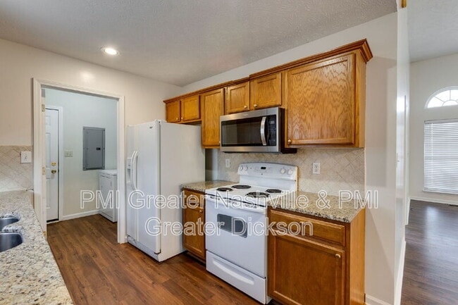 Building Photo - 175 Station Dr