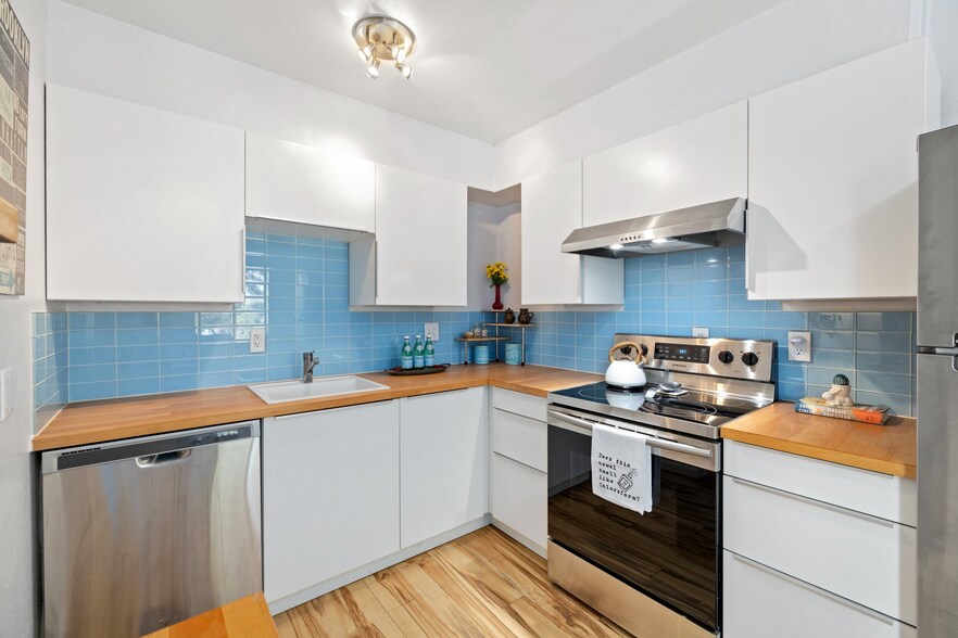 Building Photo - 9240 W 49th Ave