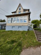 Building Photo - 665 Sayre Ave