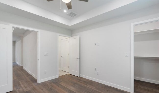 Building Photo - 4904 Russet Hill Dr