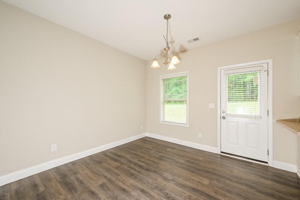 Building Photo - 592 Joneus Dr