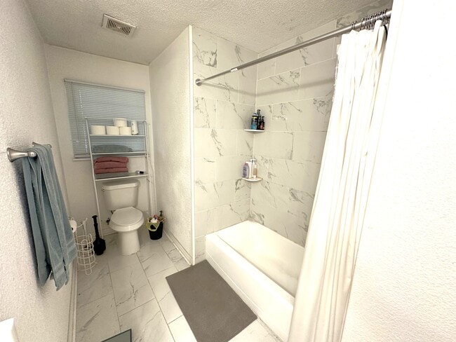 Building Photo - 1903 Skyland Dr