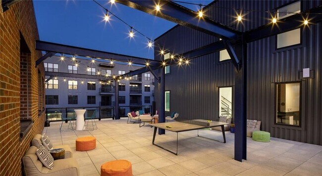 Building Photo - 105 Rogers St NE