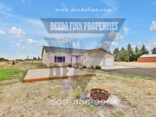 Building Photo - Country Living, Minutes to FAFB! 4 Bed, 2 ...