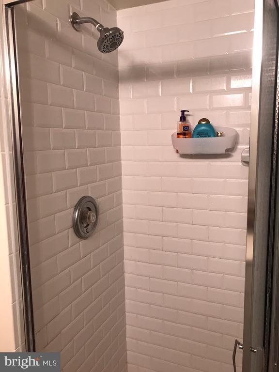 Building Photo - 2020 Walnut St