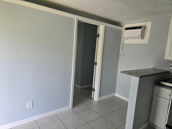 Building Photo - 513 Greynolds Cir