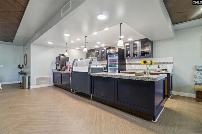 Building Photo - 440 Town Center Pl