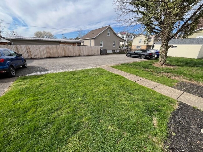 Building Photo - Charming 2 bedroom in Dunbar