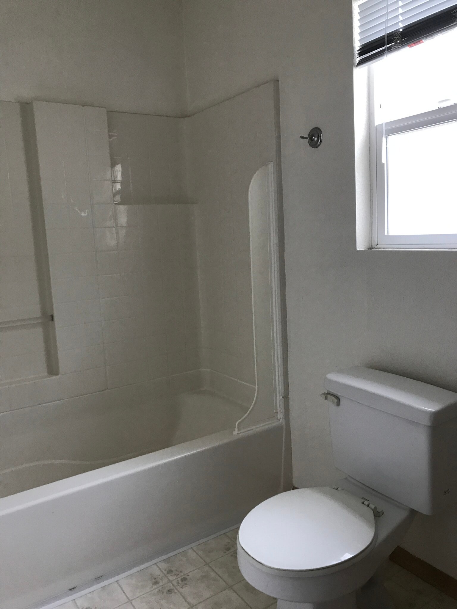 Building Photo - 3314 Warren Farm Dr