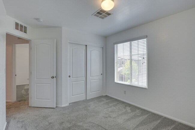 Building Photo - ** COMING SOON ** Modern Open-Concept Rental Home with White Shaker Kitchen Cabinets & Low-Mainte...