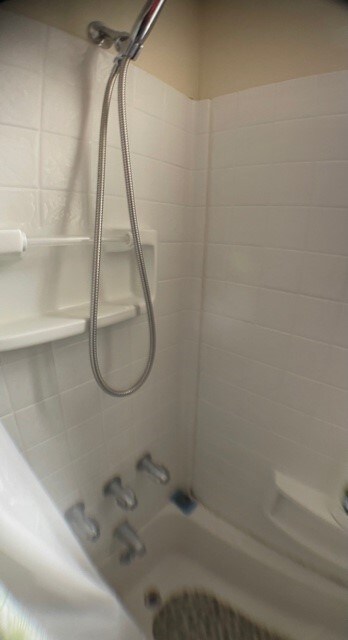 Building Photo - 370 S Highland Ave