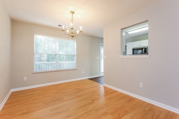 Building Photo - 309 Kingsman Ln