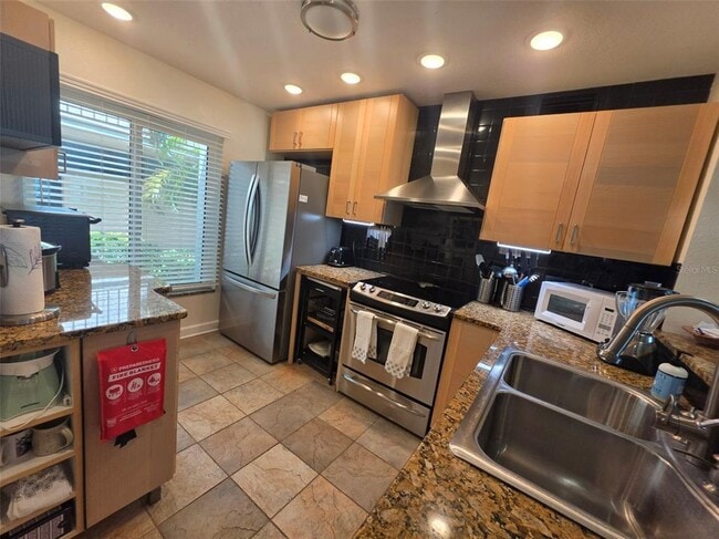Building Photo - 6295 Bahia Del Mar Cir