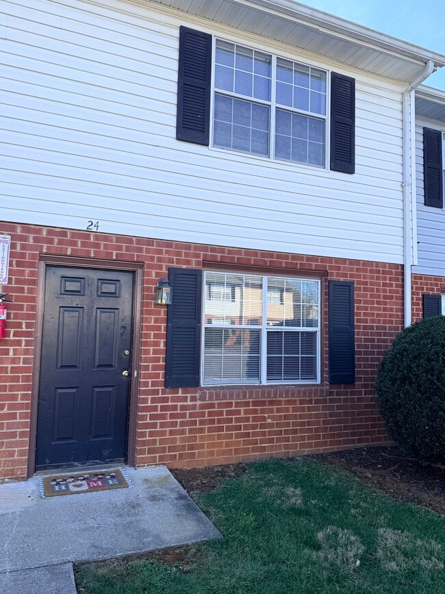 Building Photo - 24 Duiguid Dr