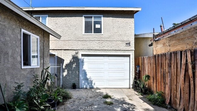 Building Photo - 1829 1/2 E 63rd Street Unit