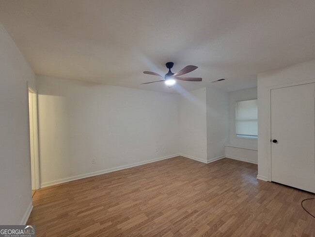 Building Photo - 1086 Summer Brook Rd