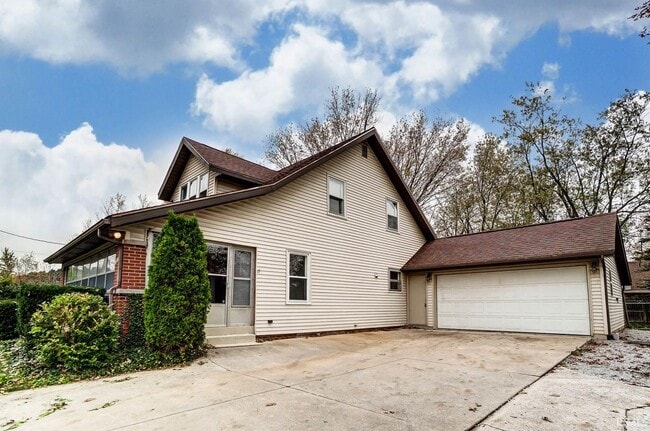 Building Photo - 11712 Tonkel Rd