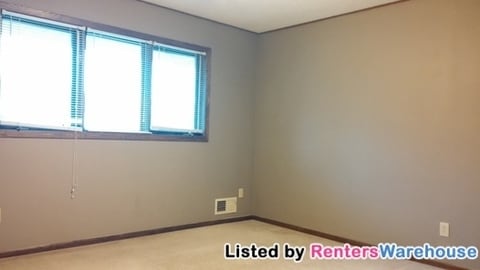 Building Photo - 207 N 6th St