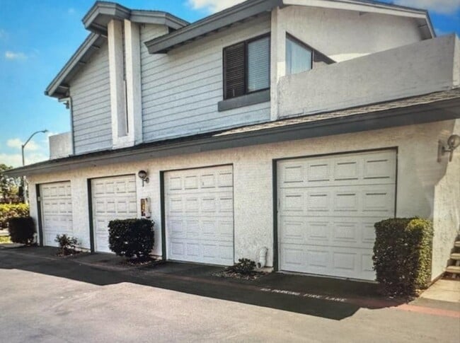 Building Photo - 4054 Nobel Dr