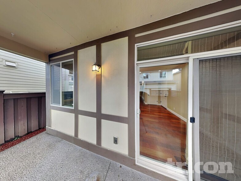 Building Photo - 29261 SW Charlotte Ln