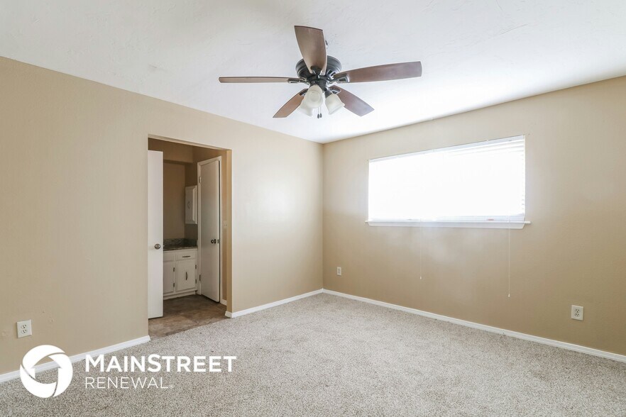 Building Photo - 11520 Bel Air Pl