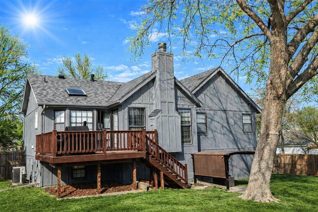 Building Photo - 4 Bed Lenexa Home w/ Finished Basement, Solar, 3 Car Garage and Fenced Yard!!