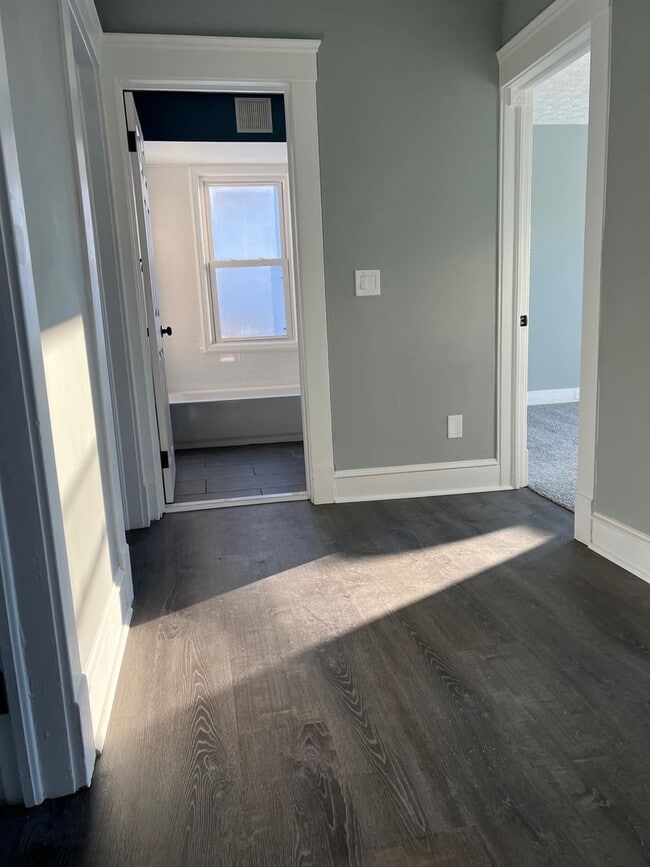 Building Photo - Gorgeous 4 bd, 2.5 bth Lakewood Stunner!