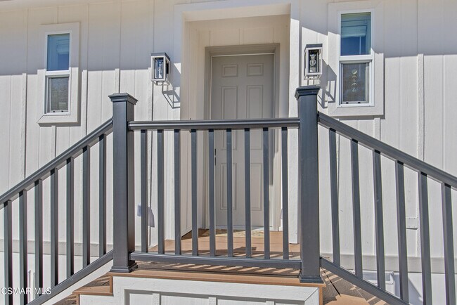 Building Photo - 313 Raymond St