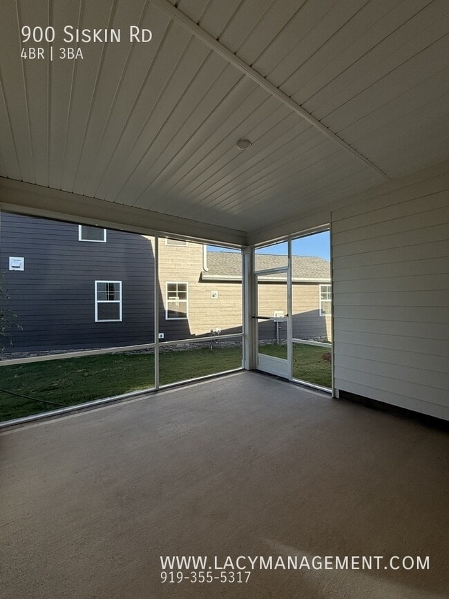 Building Photo - 900 Siskin Rd